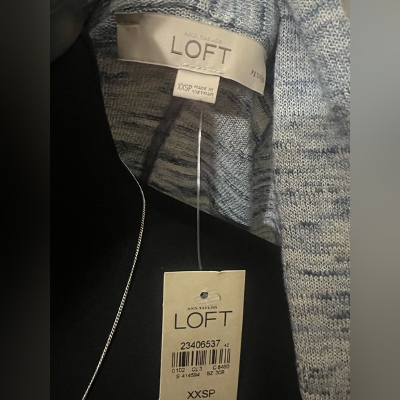 LOFT Blue and White Women's Sweater - Picture 3 of 4